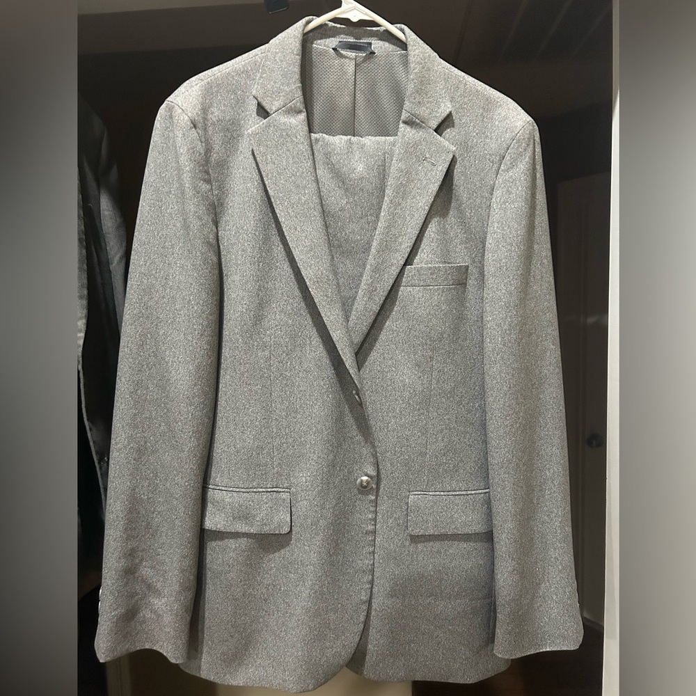 Solid Gray David Bitton Suit - 40 Reg - Summer Weight